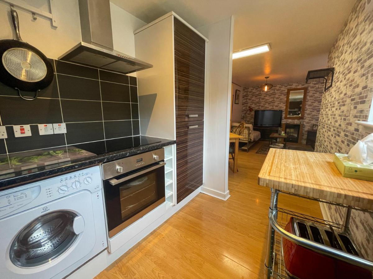 Kelvingrove 2 Bedroom Apartment - Private Parking Glasgow Eksteriør billede