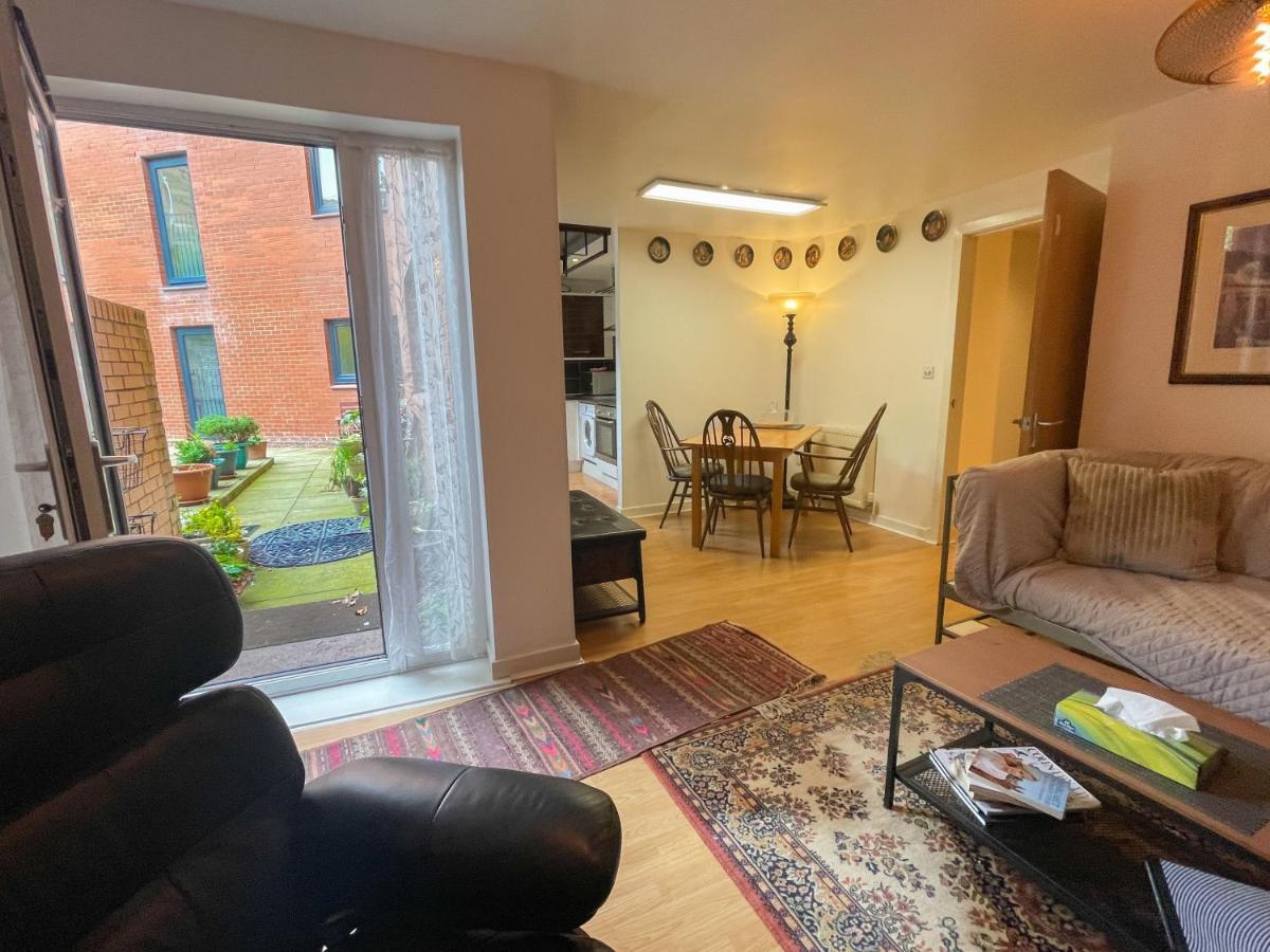 Kelvingrove 2 Bedroom Apartment - Private Parking Glasgow Eksteriør billede